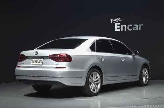 Volkswagen Passat 2.0 TSI B7 — пробег 72 086 км — фото 2 из 5
