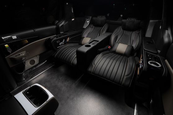 Kia Carnival Gasoline 4-Seater Hi Limousine (Special) — пробег 21 км — фото 1 из 5