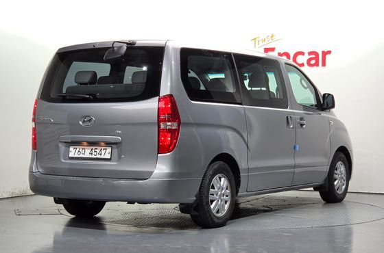 Hyundai Starex 12-Seater Wagon Smart — пробег 128 924 км — фото 2 из 5