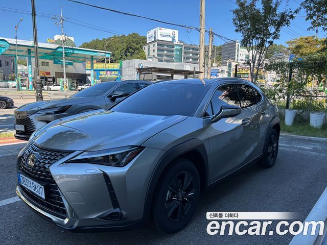 Lexus UX 2.0 2WD — пробег 654 км — фото 3 из 5