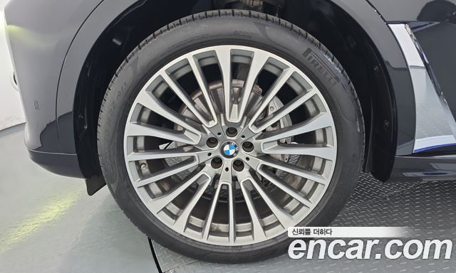 BMW X7 xDrive 40i Design Pure Excellence 7-Seater — пробег 122 298 км — фото 5 из 5