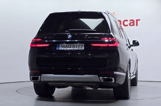 BMW X7 xDrive 40i Design Pure Excellence 7-Seater — пробег 93 914 км — фото 4 из 5
