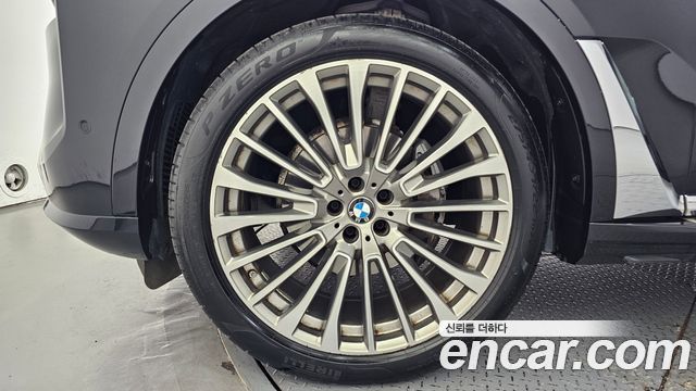 BMW X7 xDrive 40i Design Pure Excellence 7-Seater — пробег 93 914 км — фото 5 из 5