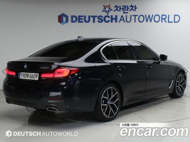 BMW 5-Series 530e M Sport — пробег 90 231 км — фото 2 из 2