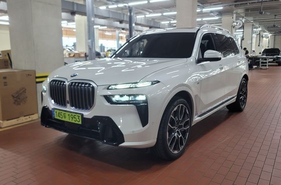 BMW X7 xDrive 40i M Sport 6STR — пробег 4 046 км — фото 1 из 5