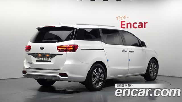 Kia Carnival из Кореи Encar