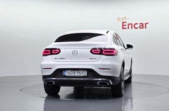 Mercedes-Benz GLC-Class GLC300e 4MATIC Coupe — пробег 123 591 км — фото 4 из 5