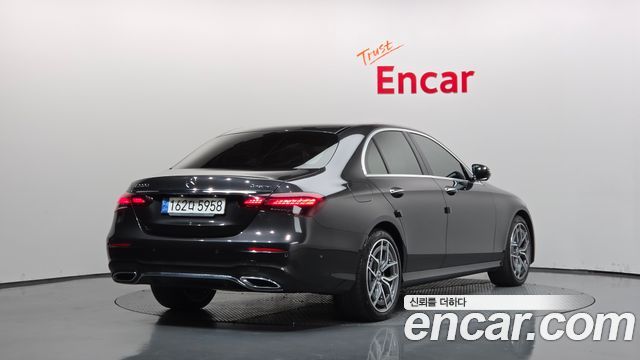 Mercedes-Benz E-Class E220d 4MATIC AMG Line — пробег 75 876 км — фото 2 из 5