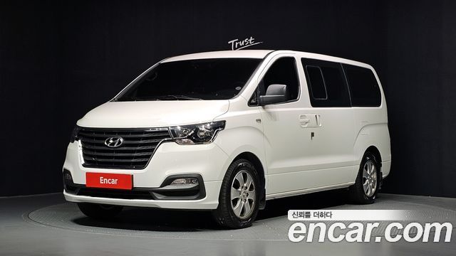Hyundai Starex Wagon 12-Seater Smart — пробег 190 325 км — фото 1 из 5