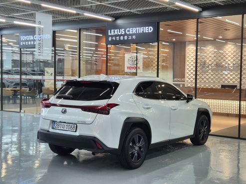 Lexus UX 2.0 2WD — пробег 11 676 км — фото 2 из 5