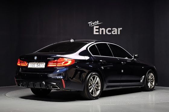 BMW 5-Series 520d xDrive M Sport Package Plus — пробег 163 329 км — фото 2 из 5
