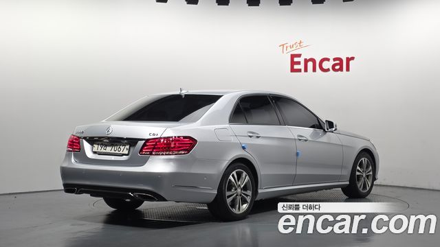 Mercedes-Benz E-Class E220 CDI Avantgarde — пробег 83 783 км — фото 2 из 5