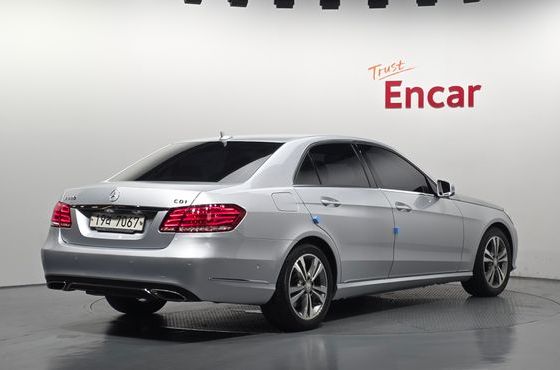 Mercedes-Benz E-Class E220 CDI Avantgarde — пробег 83 783 км — фото 2 из 5