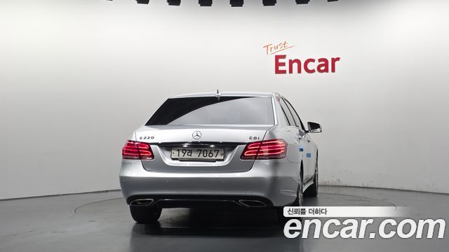 Mercedes-Benz E-Class E220 CDI Avantgarde — пробег 83 783 км — фото 4 из 5