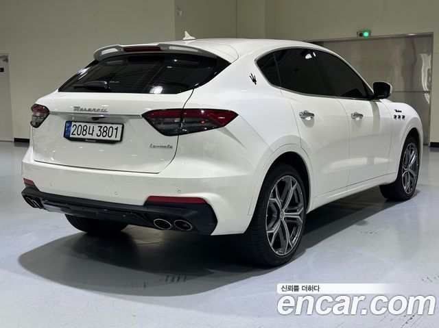Maserati Levante 3.0 S AWD Modena — пробег 19 100 км — фото 2 из 5