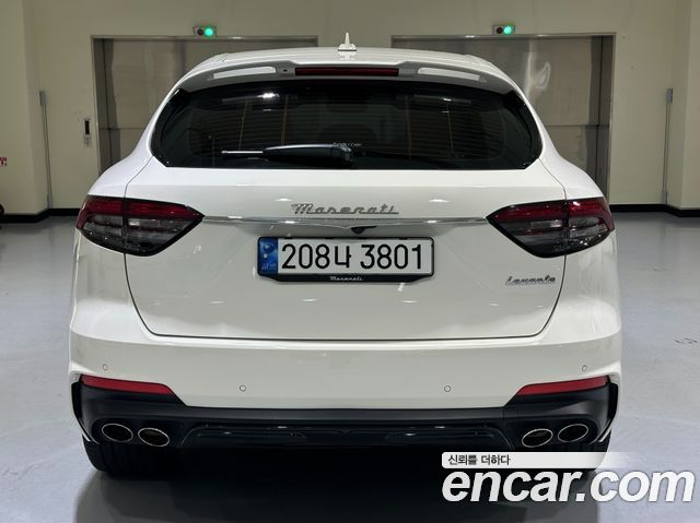 Maserati Levante 3.0 S AWD Modena — пробег 19 100 км — фото 4 из 5