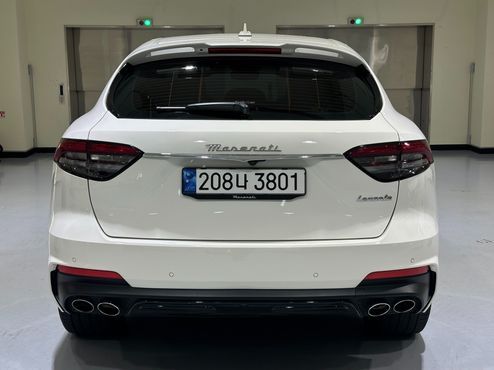 Maserati Levante 3.0 S AWD Modena — пробег 19 100 км — фото 4 из 5