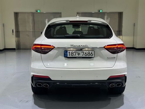 Maserati Levante 3.0 S AWD Modena — пробег 6 280 км — фото 4 из 5