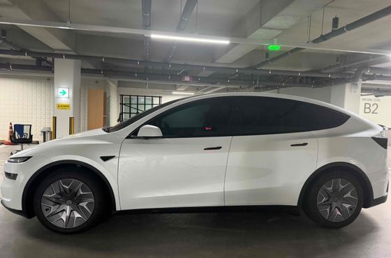 Tesla Model Y L Long Range AWD — пробег 3 850 км — фото 5 из 5