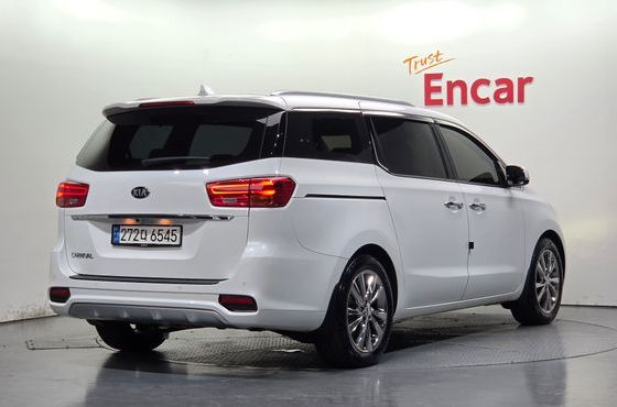 Kia Carnival Gasoline 9-Seater Noblesse Special — пробег 93 113 км — фото 2 из 5