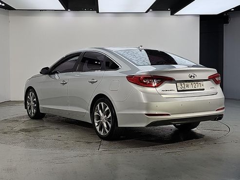 Hyundai Sonata 2.0 Premium — пробег 215 549 км — фото 3 из 5