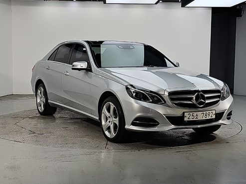 Mercedes-Benz E-Class E350 4MATIC Avantgarde — пробег 118 121 км — фото 2 из 5