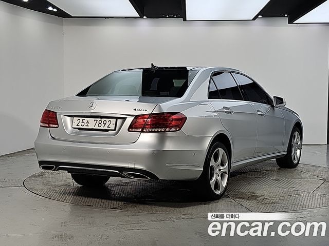 Mercedes-Benz E-Class E350 4MATIC Avantgarde — пробег 118 121 км — фото 4 из 5