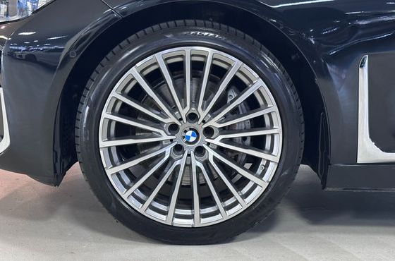 BMW 7-Series 740Li xDrive Design Pure Excellence — пробег 57 704 км — фото 5 из 5