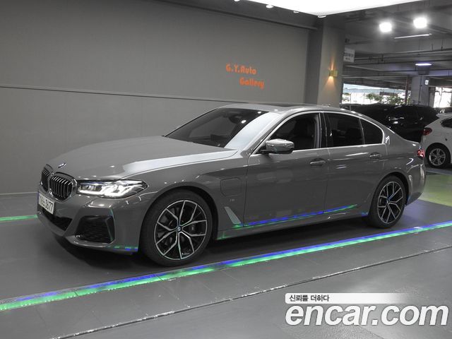 BMW 5-Series 530e M Sport — пробег 98 861 км — фото 2 из 5