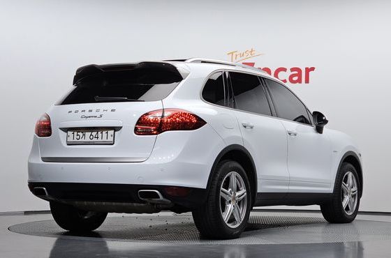 Porsche Cayenne 3.0 Diesel Platium Edition 958 — пробег 75 195 км — фото 2 из 5