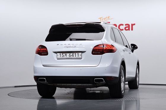 Porsche Cayenne 3.0 Diesel Platium Edition 958 — пробег 75 195 км — фото 4 из 5