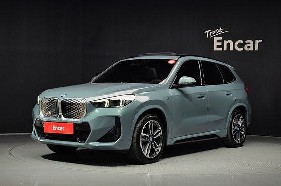 BMW iX1 xDrive 30 M Sport — пробег 70 590 км — фото 1 из 5