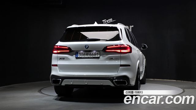 BMW X5 xDrive 45e M Sport — пробег 81 137 км — фото 4 из 5