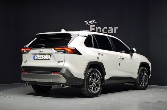 Toyota RAV4 2,5 4WD Hybrid LTD — пробег 22 394 км — фото 2 из 5