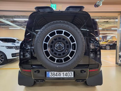 Land Rover Defender 110 P635 Octa Black — пробег 2 000 км — фото 3 из 5