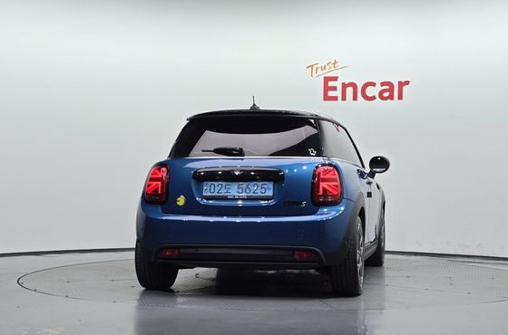 Mini Cooper Gen ZE Edition 3rd — пробег 42 047 км — фото 4 из 5