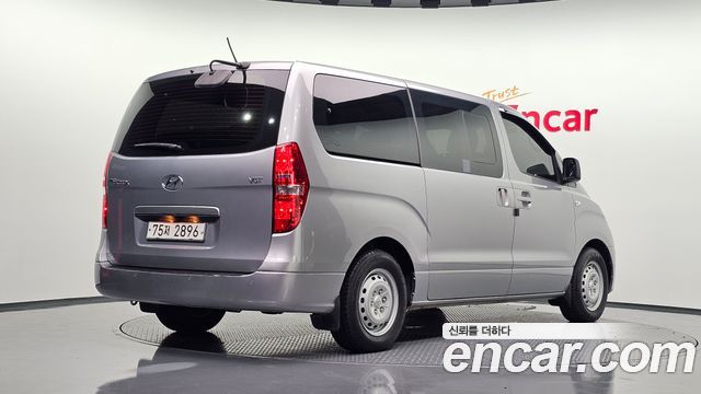 Hyundai Starex 12-Seater Wagon Smart — пробег 96 008 км — фото 2 из 5