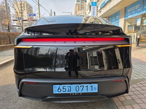 Tesla Model Y Premium RWD — пробег 1 824 км — фото 5 из 5