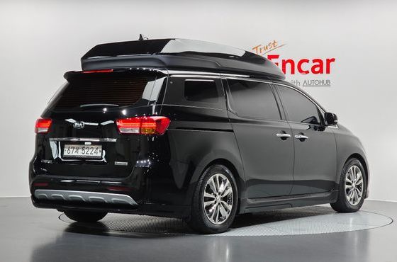 Kia Carnival 9-seater Hi-Limousine Noblesse — пробег 116 514 км — фото 2 из 5