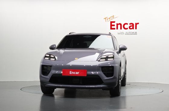 Porsche Macan Base 4 — пробег 1 976 км — фото 3 из 5