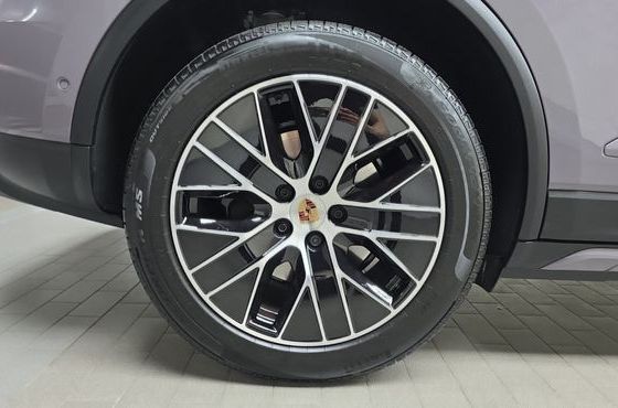 Porsche Macan Base 4 — пробег 1 976 км — фото 5 из 5