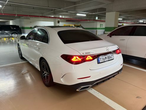 Mercedes-Benz E-Class E300 4MATIC AMG Line — пробег 4 750 км — фото 5 из 5
