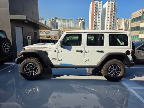 Jeep Wrangler 2.0 Rubicon Power Top 4Door — пробег 20 км — фото 2 из 5