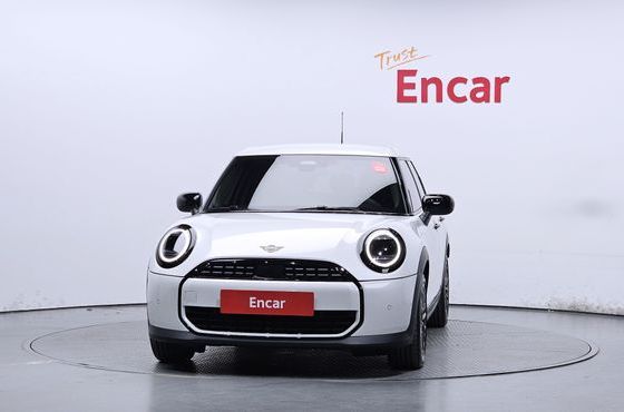 Mini Cooper 5Door Essential — пробег 9 133 км — фото 3 из 5