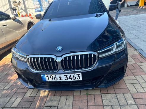 BMW 5-Series 530e M Sport — пробег 66 540 км — фото 1 из 5