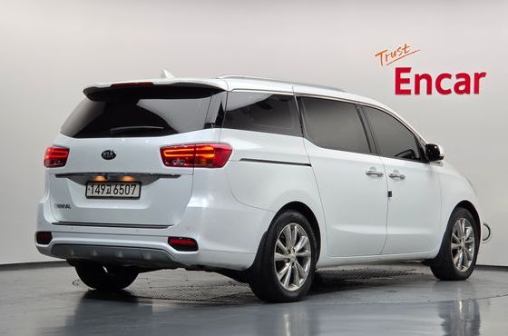 Kia Carnival 9-Seater Prstige — пробег 49 703 км — фото 2 из 5