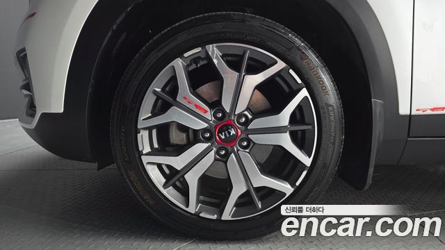 Kia Seltos из Кореи Encar