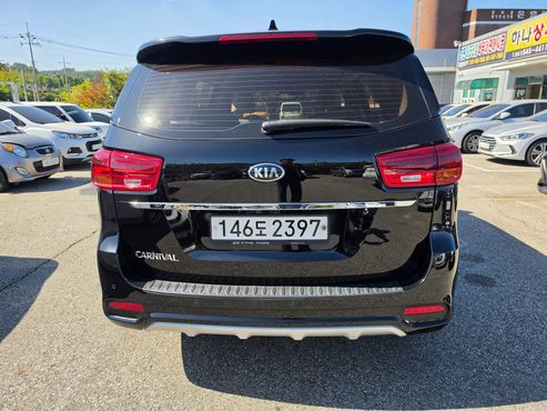 Kia Carnival 9-Seater Prstige — пробег 113 916 км — фото 4 из 5