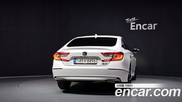 Honda Accord 2.0 Hybrid Touring — пробег 85 296 км — фото 4 из 5