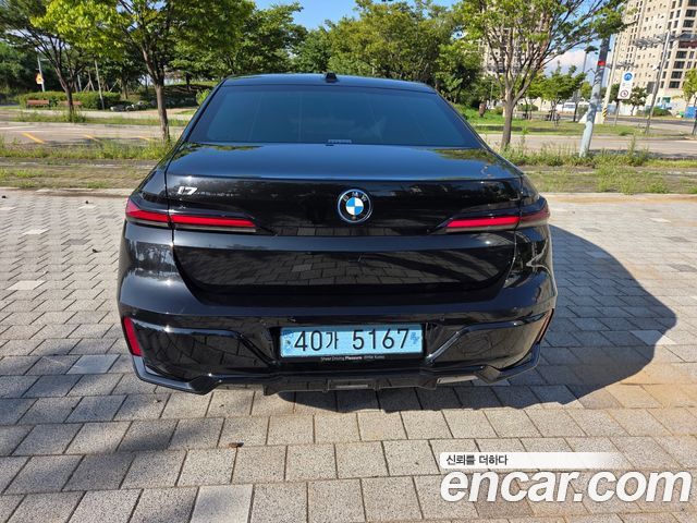 BMW i7 eDrive 50 M Sport — пробег 34 400 км — фото 4 из 5